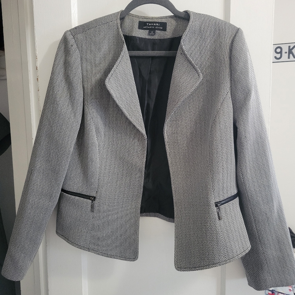 Tahari grey blazer size 12